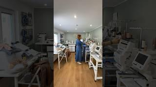 Arbeiten in meinem Stickatelier  #embroiderybusiness #besticken #freiarmstickmaschinen