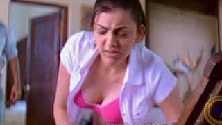 Kajal Agarwal Showing Her Boobs to Arjun  Only 18 Plus