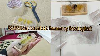 TUTORIAL MEMBERSIHKAN KARPET DENGAN LAKBAN DAN SIKAT TANPA VACUM CLEANER KARPET BERSIH