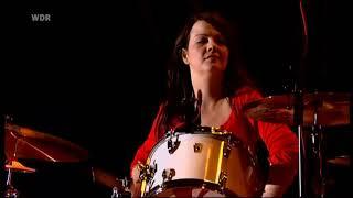 Jack White & Meg White  - Seven Nation Army HD