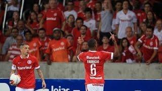 Fabrício Sent Off for showing Middle Finger to his own Fans  Internacional vs Ypiranga  2015