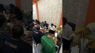 Makan Mie Aceh Bardi