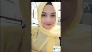 Bigo Live Hot Cute Girl Berjilbab Sambil Kerja Tetap Live On Cam Yang Jilbab Kuning Manis Cantik