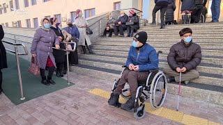 Кызылординцы с ограничениями здоровья пришли к акимату области