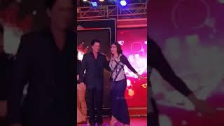 Shahrukh Khan and Kajol hugging