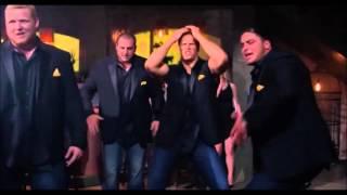 Pitch Perfect 2 - The Scenes with the Green Bay Packers Matthews  TJ Lang - Bootylicious - Riff Off