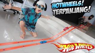 GOKIL PERTAMAKALI BOCIL BIKIN LINTASAN HOTWHEELS TERPANJANG DAN TERKEREN YANG PERNAH ADA