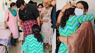 Chiranjeevi Consoling Uttej And His Daughter  Uttej Wife Passed Away  Prakash Raj  Daily Culture