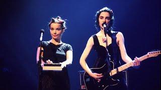 PJ Harvey & Björk cover the Rolling Stones I Cant Get No Satisfaction at the BRIT Awards 1994