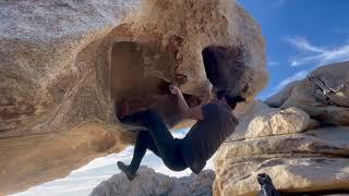 Joshua Tree Bouldering - Double Orifice V4 V5