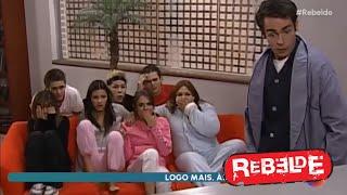 Rebelde - Diego Tomás e Giovani são descobertos assistindo filme pornográfico