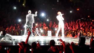 Rihanna & Eminem - Love the Way You Lie Live @ Staples Center 7.21.10