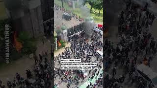 Viral  Mahasiswa Demo Gedung DPR rame banget