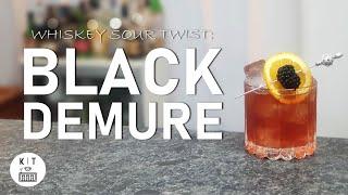 Black Demure Cocktail - Fruchtiger Whiskey Sour Twist