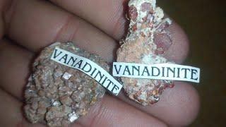معلومات عن حجر الفانادينيت يتربع على عرش احجار الكريمة vanadinite stone