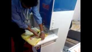 D cut bag punching machine.mp4