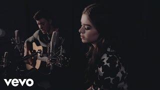 Shawn Mendes & Hailee Steinfeld - Stitches Official Video ft. Hailee Steinfeld