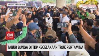 Keluarga & Warga Tabur Bunga di TKP Laka Truk Pertamina