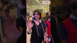 Neetu Kapoor papped at the airport #NeetuKapoor #bollywood #spotted #entertainment
