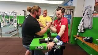 Armwrestling  Sparring with 130kg strongman Tetzel @halbgottschmiede