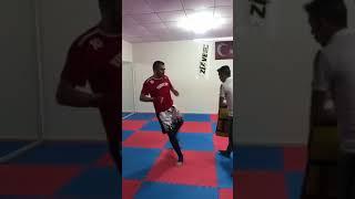 Kick Boks Muay Thai Low Kick Çalışması