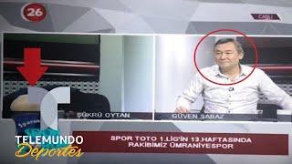 Un comentarista de fútbol sufre un infarto en televisión en vivo  Telemundo Deportes