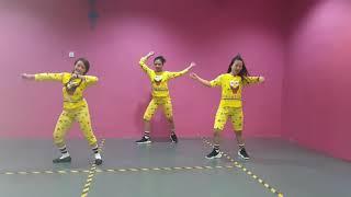 Agua-Sponge On The Run  Zumba Fitness  Choreography by Mandy