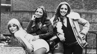 Go Girl 1972 TV Series S01E1 Pilot Luan Peters Sue Shifrin and Françoise Pascal