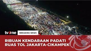 Padat Penampakan Ribuan Kendaraan di Tol Jakarta-Cikampek  Breaking News tvOne