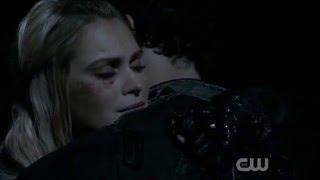 The 100- Bellarke hug 3x13 - We need each other Bellamy