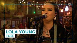 Lola Young - FAKE Live at Inas Nacht