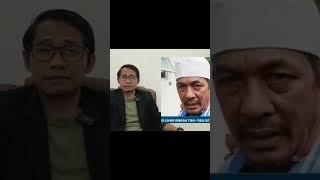 Ketika seorang bapak bapak yang memakai jaket memeluk Gibran