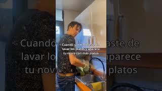 cuandoe estás terminando de lavar los platos #humor #aseo #parejas