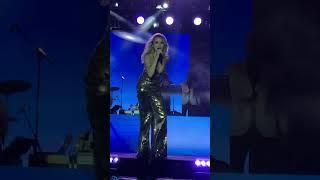 Hadise - Küçük Bir Yol Live Performance