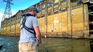 Tons Of Fish Live Under This Creepy Old Dam  Ohio River Catfishing