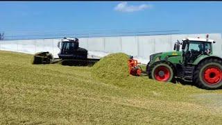 Biogas Silage 2014 in Italy FENDT 939 e LEITNER 500 Gatto delle nevi in trincea Gruppo Pea