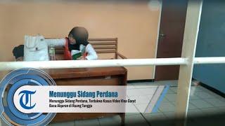 Menunggu Sidang Perdana Terdakwa Kasus Video Vina Garut Baca Alquran di Ruang Tunggu