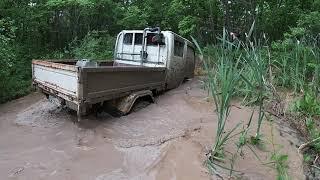 Битва грузовиков на бездорожье. Offroad