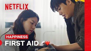 Sae-bom Administers First Aid to Yi-hyun 🩹️  Happiness  Netflix Philippines