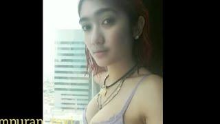 HEBOH VIDEO REVI MARISKA DIPERKOSA COWOKNYA  VIDEO HEBOH REVI MARISKA YG SUDAH DIHAPUS DI INSTAGRAM