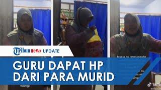 Viral Video Guru di Banyuwangi Dapat HP dari Murid-muridnya Sempat Kaget dan Dikira Hanya Parfum