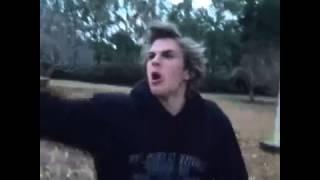 DEM WHITE BOYZ Vine That s a huge squirrel #dem white boyz