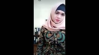 Guru cantik seksi lagi sange nekat pamer toket gede  Live Bigo