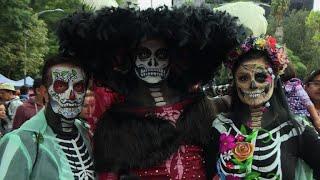 Mexicans dress up as Catrina ahead of Day of the Dead