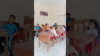 Belajar bersama teman-teman  murid mama Ratih2