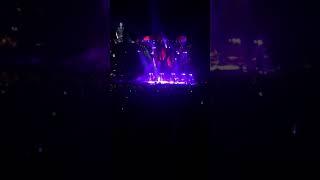 First verse and chorus of Sangria Blake Shelton in Philly March 2018