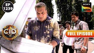 सिर्फ़ एक Briefcase ने लगाई पूरी CID Team की जान दाव पर  CID  सी.आई.डी.  7 July 2024