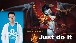 There is no way EternaLEnVy dont go for Bounty Rune.