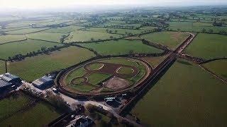 Willie MULLINS  the training center seen filmed by France Sire production