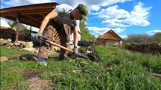 Работы на участке   еда на  мангале.